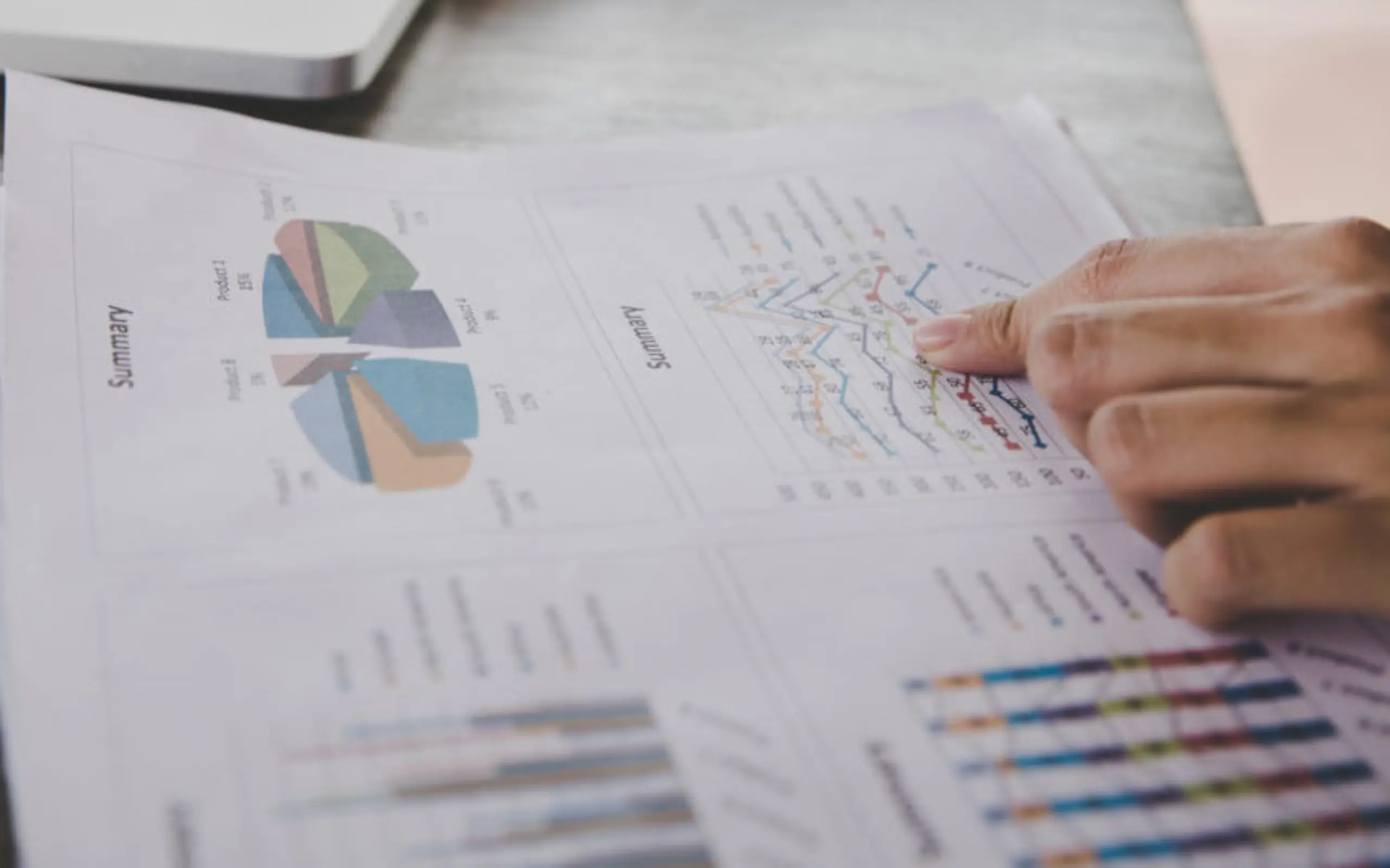 data-driven-decision-making-Data-analysis-daily-operations-Gut-Instinct-feelings